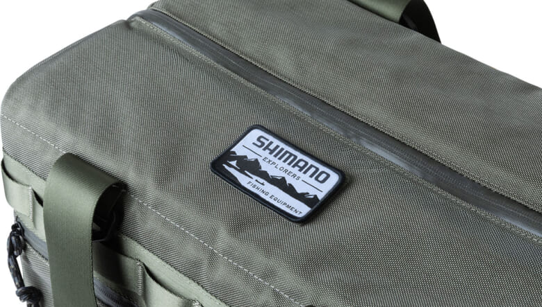 シマノ初のソフトクーラーは、真空仕様でハードクーラー並みの保冷力を誇るハイスペックモデル。