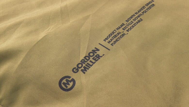 ゴードンミラーのナンガ別注ダウンブランケットは車中泊にベストな特別仕様！