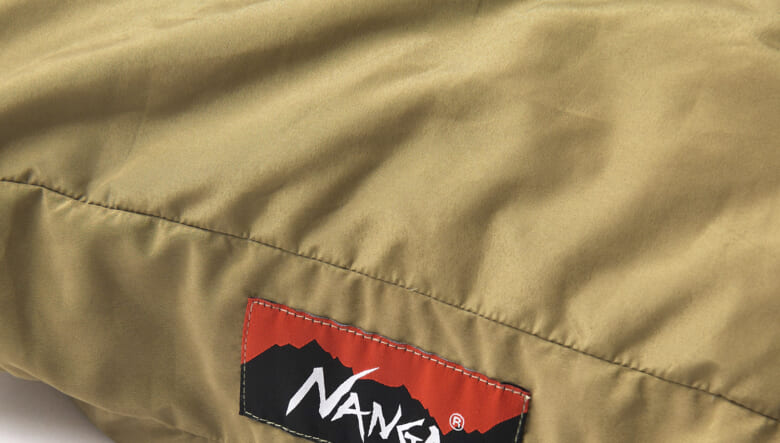 ゴードンミラーのナンガ別注ダウンブランケットは車中泊にベストな特別仕様！