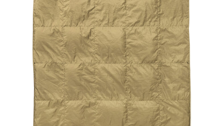 ゴードンミラーのナンガ別注ダウンブランケットは車中泊にベストな特別仕様！