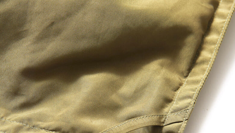 ゴードンミラーのナンガ別注ダウンブランケットは車中泊にベストな特別仕様！