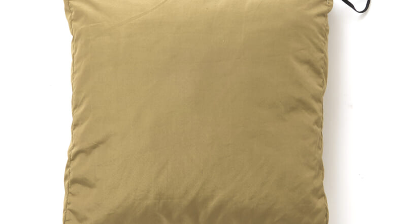 ゴードンミラーのナンガ別注ダウンブランケットは車中泊にベストな特別仕様！