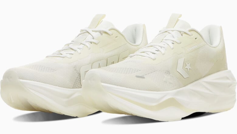 コンバース初の厚底ランシューは、楽しく快適に走れてポップなルックスも◎。