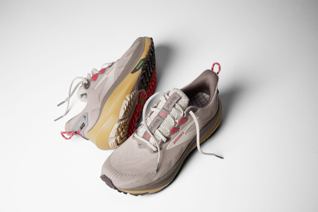 ブルックス×ステイプルのコラボシューズ
