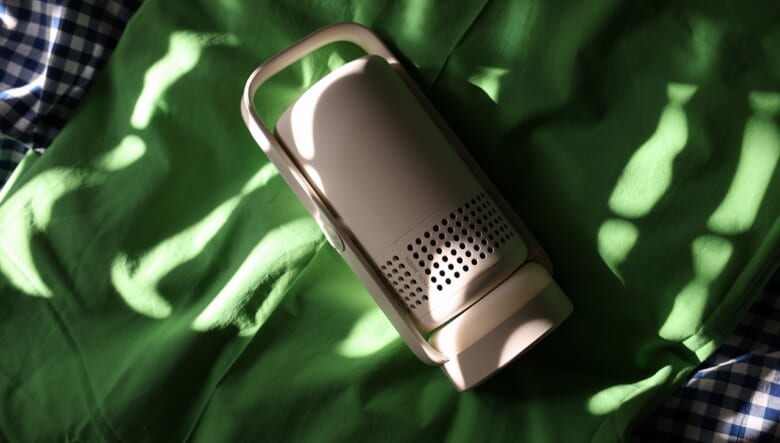 キャンプでも手軽に映画やゲームを満喫できる「エクスジミー」のポータブルプロジェクター“ノヴァ”にフォーカス！