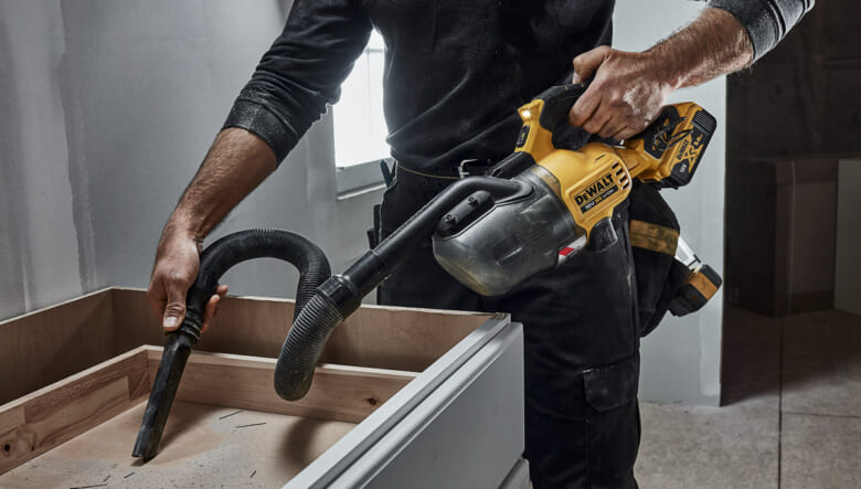 DEWALTから汎用性◎なクリーナーが登場。アクセサリー豊富でガレージも愛車もおまかせ。