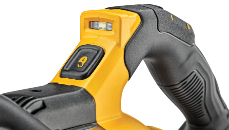 DEWALTから汎用性◎なクリーナーが登場。アクセサリー豊富でガレージも愛車もおまかせ。