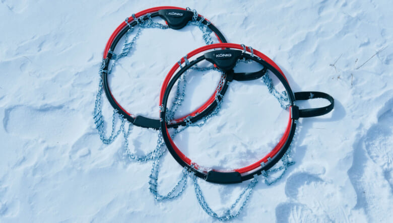 スピード装着で雪道も安心。SUV専用のタイヤチェーン「リフレックス クロス」を装着して冬の外遊びへ。