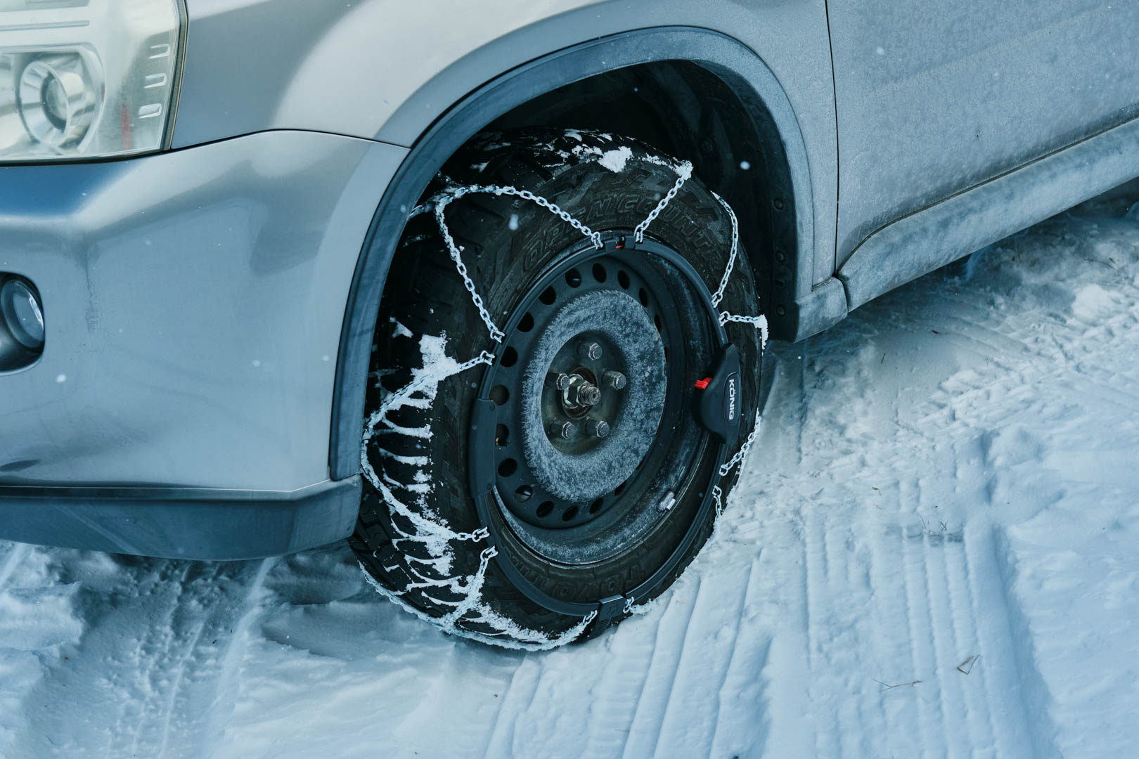 スピード装着で雪道も安心。SUV専用のタイヤチェーン「リフレックス