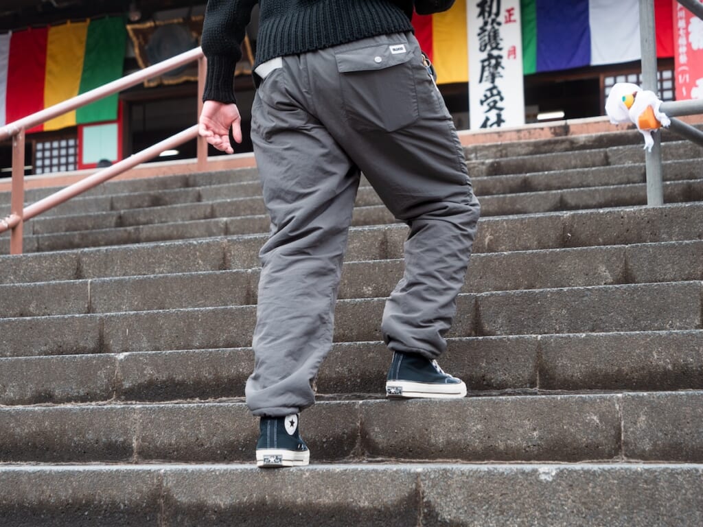 BLUCO.INC（ブルコ） とGO OUTの、「ナイロンシープボアパンツ-GO OUT ver.」