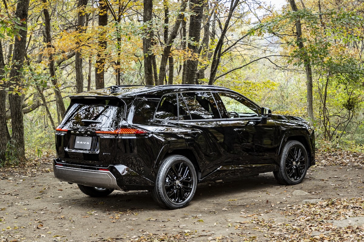 新型RAV4 PHEV ラゲージ