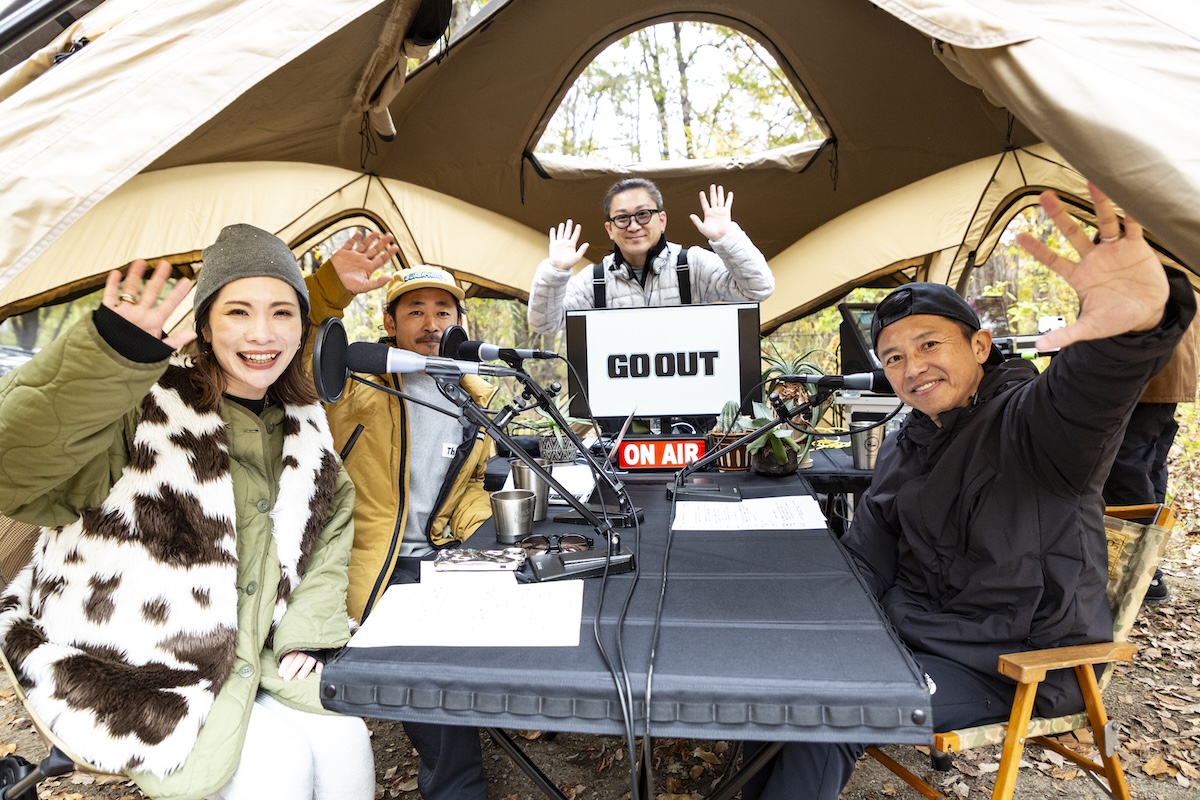 新型RAV4 PHEVで、野外ラジオ収録？