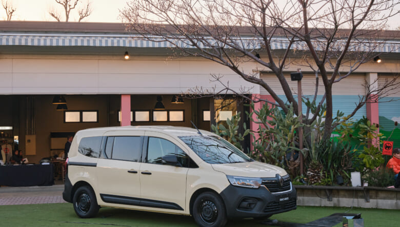 「グランカングー」は、3列目が増えただけでなく、デカい荷室の多彩なアレンジもスゴかった！