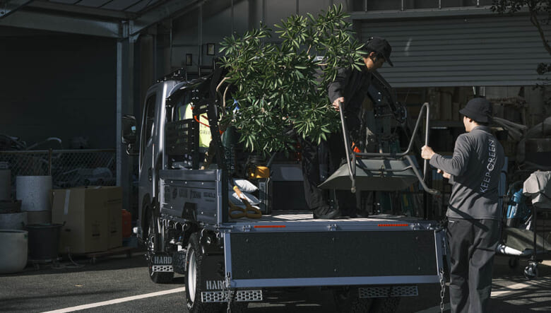 シゴトも、趣味も。いすゞの「ELFmio CROSS STYLE CONCEPT」を、グリーンキーパーがお試し。