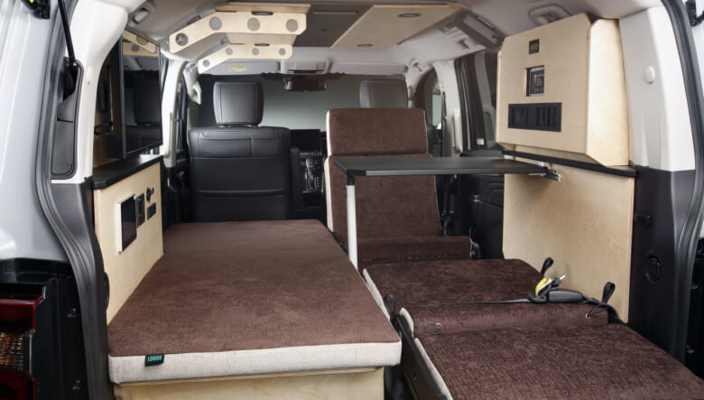 ロゴスとダイレクトカーズとのコラボ第2弾は、デリカ D：5ベースの快適キャンピングカー！