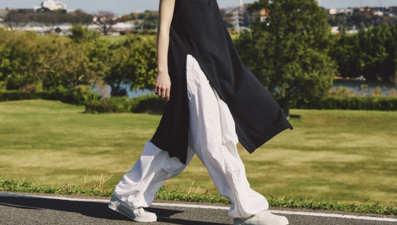 プロ直結の実用性を持つ810sのフットウエアに、テック感溢れるスリッポンがデビュー！　人気モデルのマルチカラーも注目。