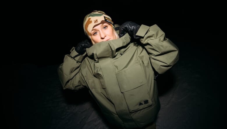 ストリートとマウンテンを融合。バートン × アンディフィーテッドの限定スノーボードギア&ウエア。