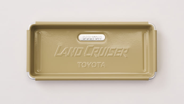 ランドクルーザーが「DULTON」とコラボ！  ガレージムードを楽しめるインテリア雑貨の数々。