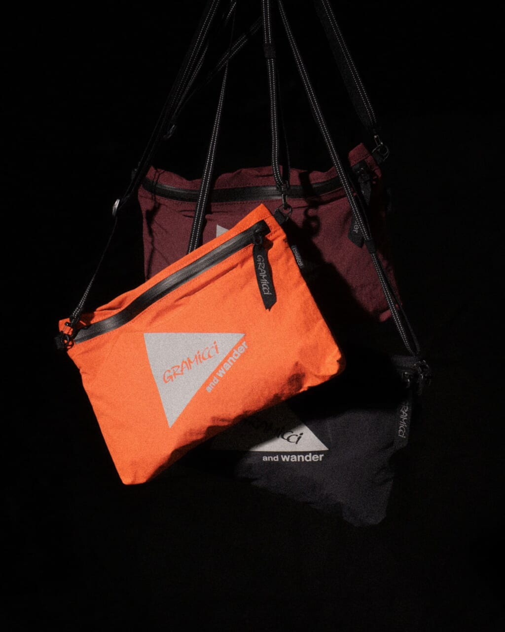 and wander × Gramicci コラボサコッシュ