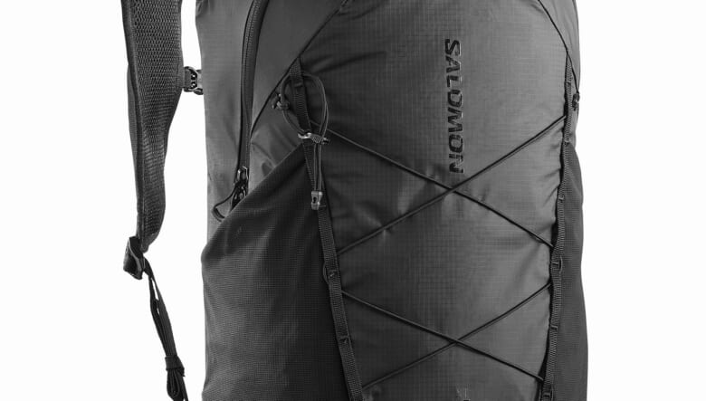 トレランの機能をストリートに！　サロモンの新生 XT バックパックはタウンユースでも快適。