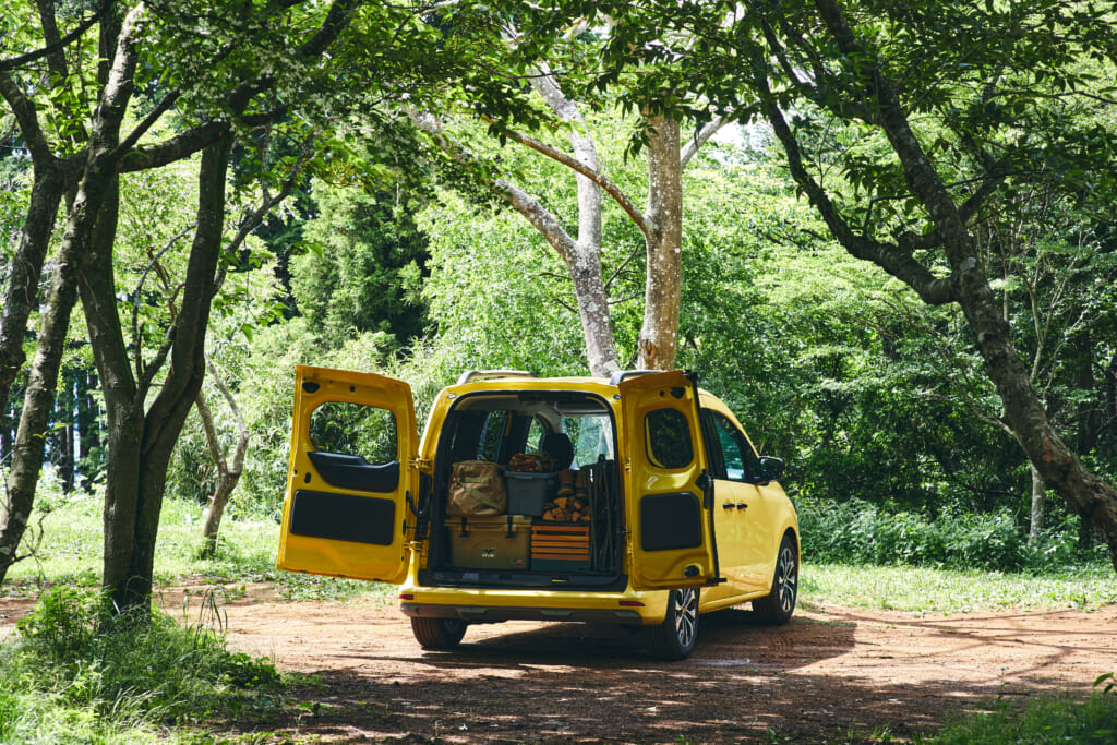 カングーの広いラゲッジルーム
