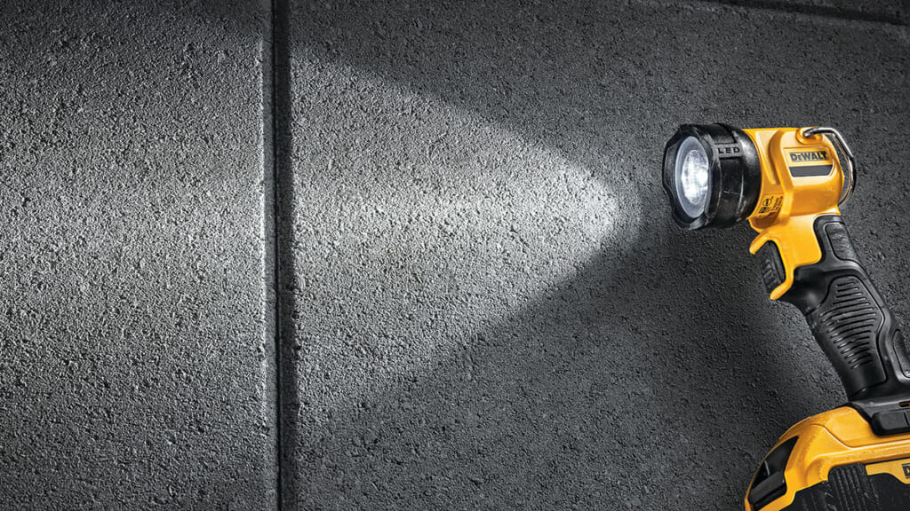 DEWALT「18V XR LEDピボットライト DCL040」