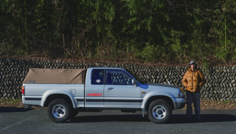 日本よりも海外市場で人気が高かったマツダのピックアップ、プロシード。当時マツダが作っていたフォードのトラック用シャーシを流用しているそうでホイールベースがアメ車仕様。「おかげで小回りが効かない（笑）」。