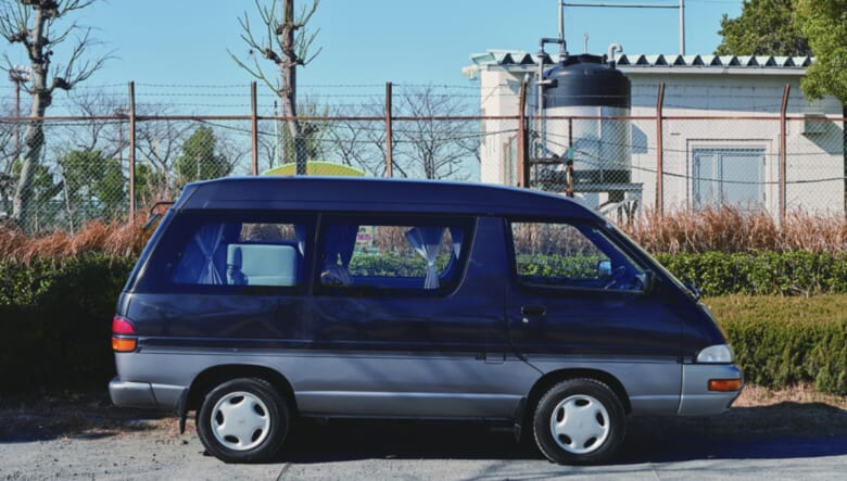 ’90年代ミニバンのライトエース。いなたさ溢れるファミリーカー決定！【’94 TOYOTA LITEACE】