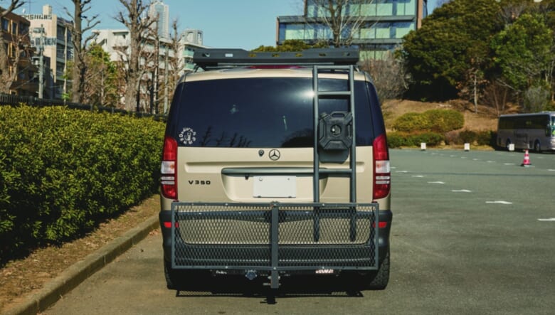 憧れの欧州ミニバンの2列目を外し、外遊びアレンジ!!【’11 MERCEDES-BENZ V350】