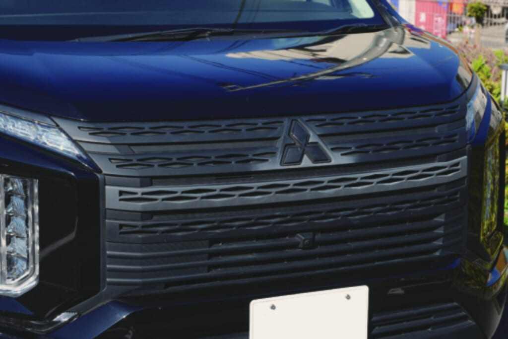 三菱 デリカ D:5 フロントグリル