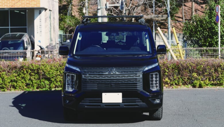 ブラック塗装した面構えがお気に入りの四駆ミニバン。【’19 MITSUBISHI DELICA D:5】