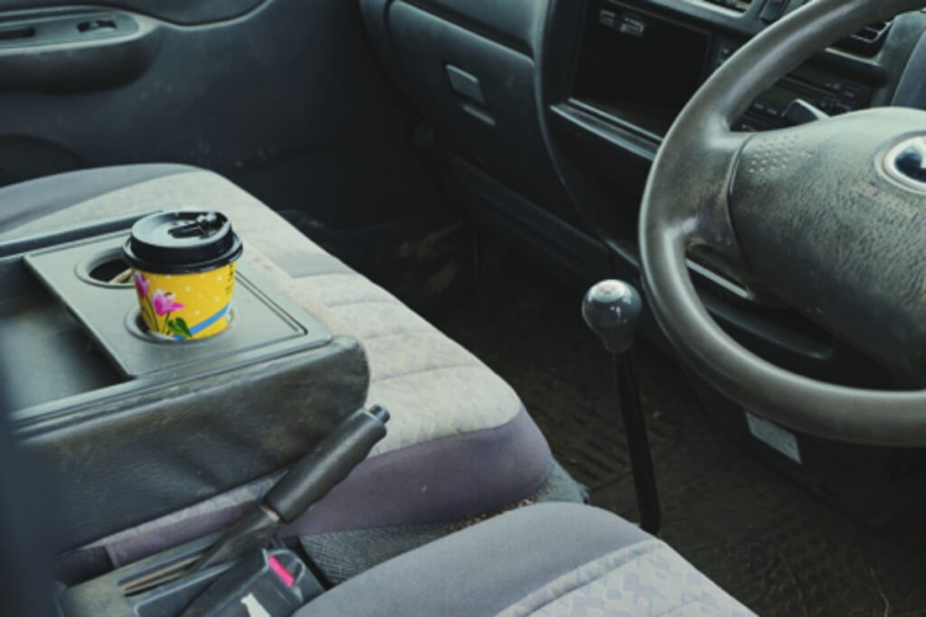 MAZDA BONGO BRAWNY VANのハンドルまわり