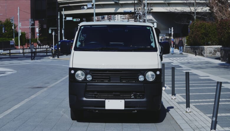 快適な車中泊空間を、さらにジブン好みにアレンジ。【’22 TOYOTA HIACE】