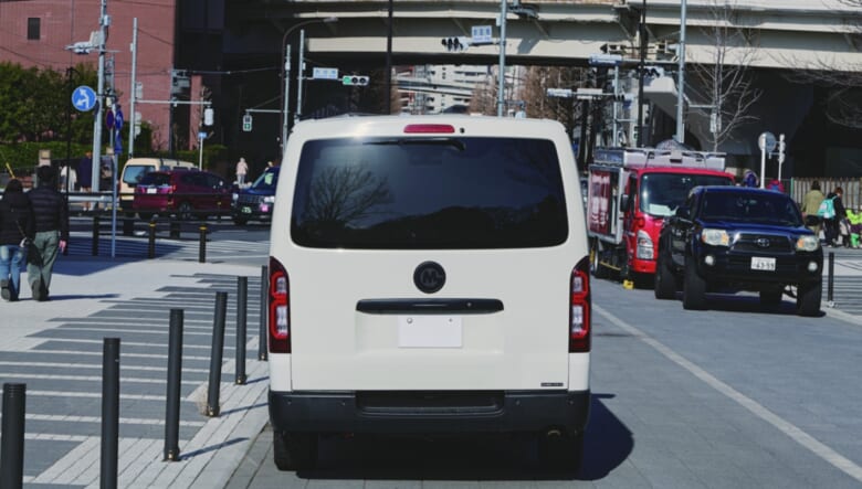 快適な車中泊空間を、さらにジブン好みにアレンジ。【’22 TOYOTA HIACE】