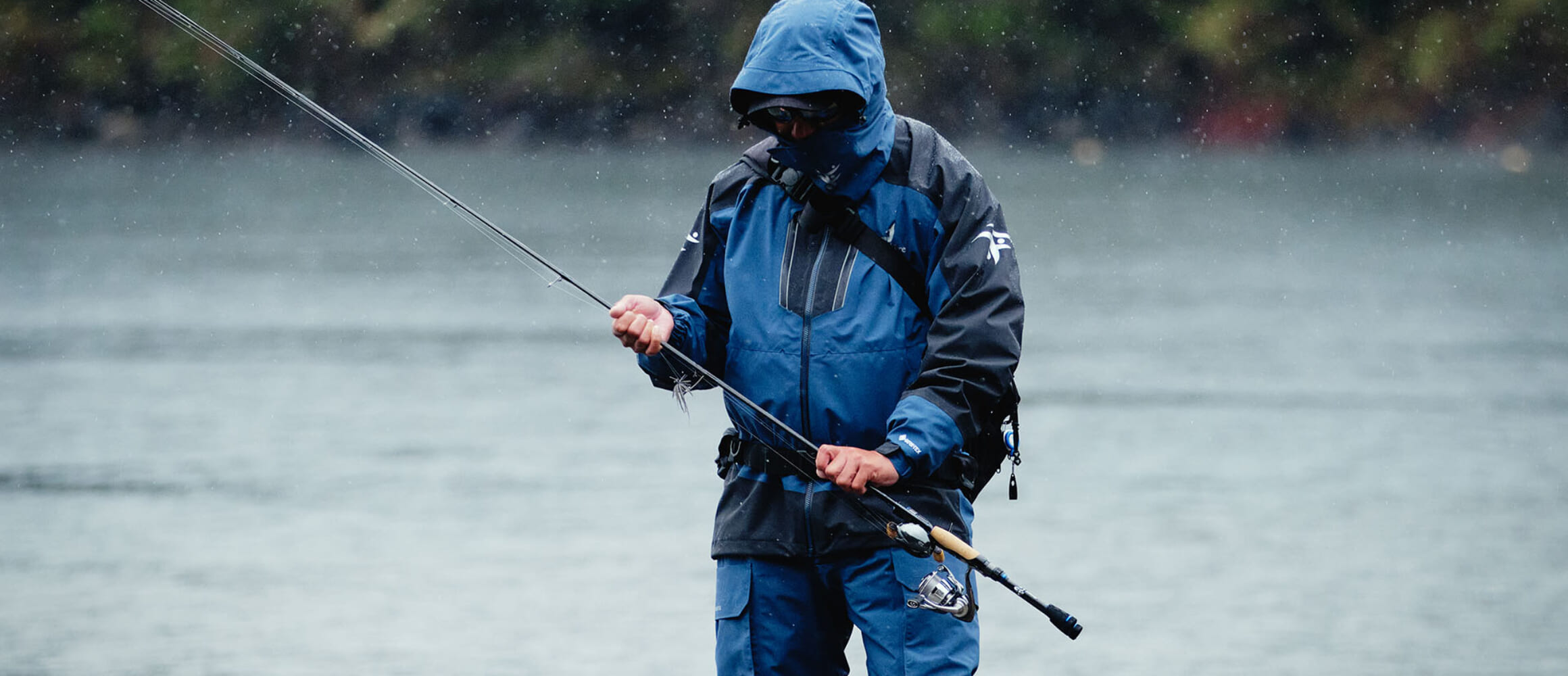 釣り好きから絶大な支持を得る「フォックスファイヤー」からGORE-TEX