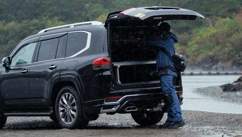 釣り好きから絶大な支持を得る「フォックスファイヤー」からGORE-TEX採用のビブ&ジャケットがリリース！