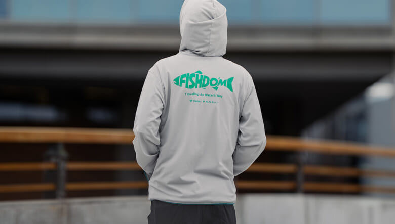 フォックスファイヤー × ペーパースカイのコラボコレクション誕生。テーマは、旅と釣り。