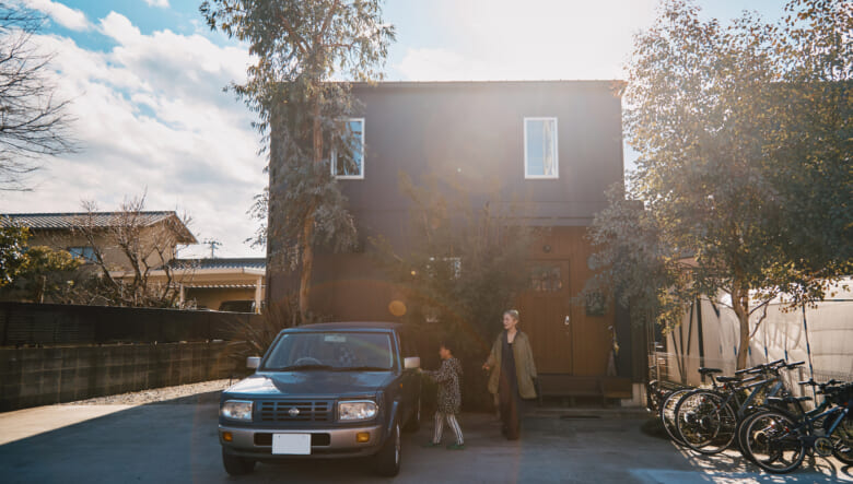 まるで美術館！ ジャンルレスに好きを詰め込む、家族団らんのハコ。【BESSユーザーお宅訪問@ワンダーデバイス・福島】