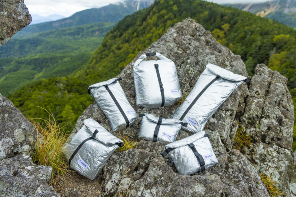 NEST（ネスト）パッキングギア集合カット