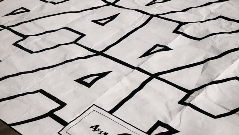 著名なファニチャーを着せ替え！ アシモクラフツを象徴する“A柄”がテントサイトの花形に。