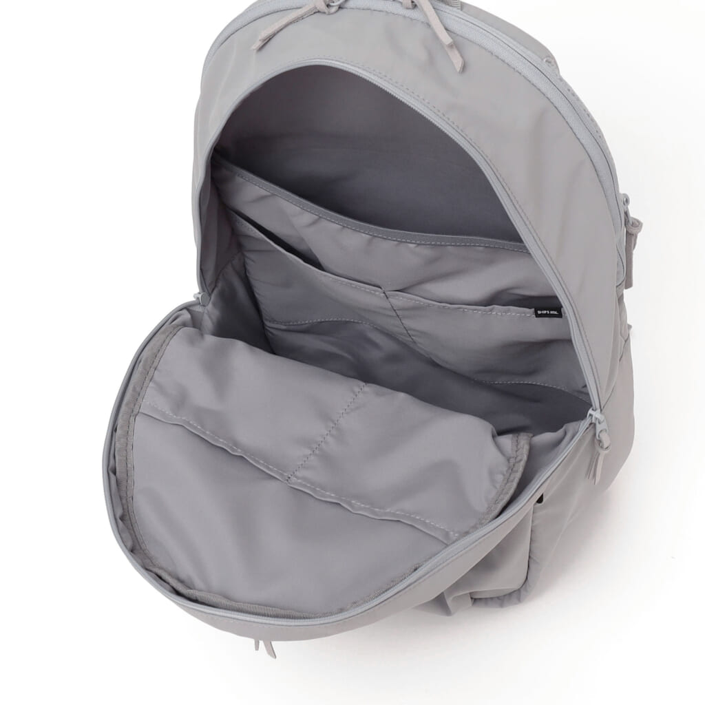 AQUA defense(TM)ユーティリティーバックパック、メイン収納