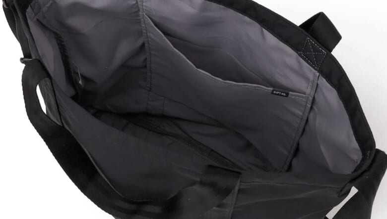 ライフスタイルに調和する、シップスエニィの撥水バッグ。飾らないワントーンですっきり！