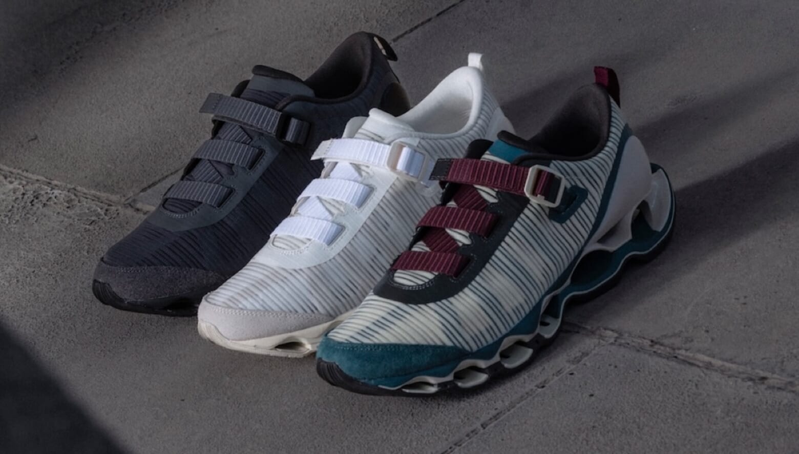【非売品】 ミズノMIZUNO SALOMON　クルーモデル 上下　Sサイズ ミズノが提案するサマースニーカーが登場。陸上スパイクから着想を得た