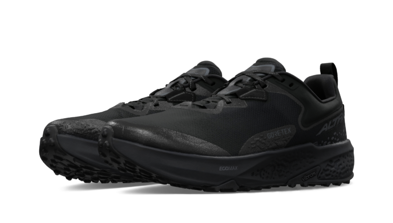 ゴアテックス採用で防水仕様に。トレイルランからハイクまで対応する「アルトラ」の新作シューズ！