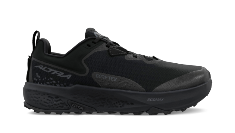 ゴアテックス採用で防水仕様に。トレイルランからハイクまで対応する「アルトラ」の新作シューズ！