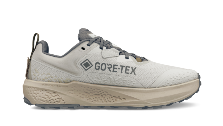 ゴアテックス採用で防水仕様に。トレイルランからハイクまで対応する「アルトラ」の新作シューズ！