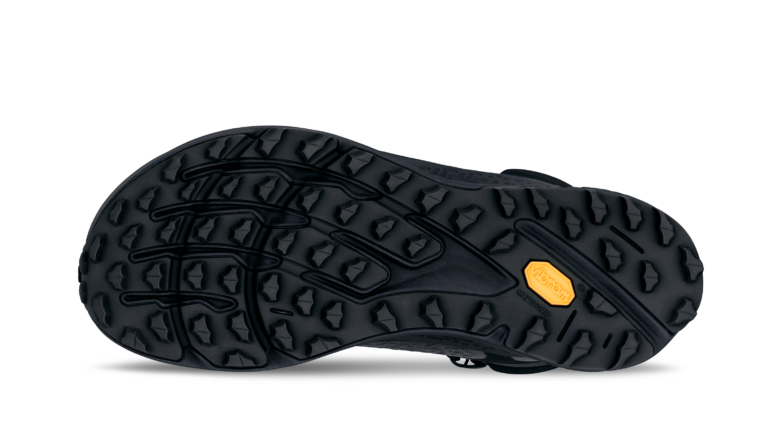 ゴアテックス採用で防水仕様に。トレイルランからハイクまで対応する「アルトラ」の新作シューズ！