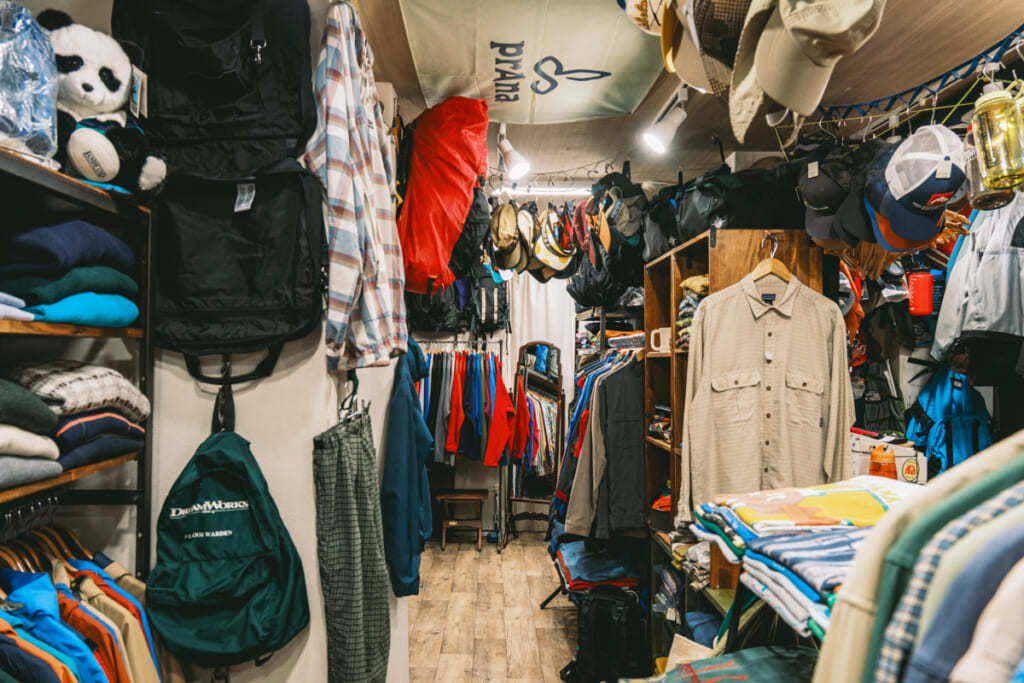 豪徳寺のアウトドア古着店Nerdy Dogs
