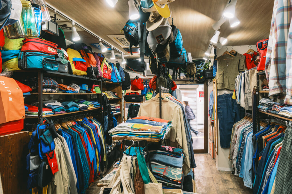 豪徳寺のアウトドア古着店Nerdy Dogs