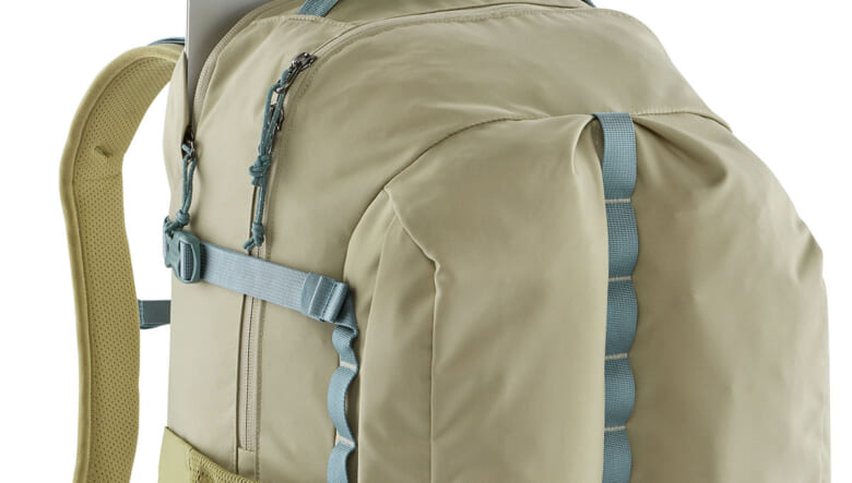パタゴニアの定番 “レフュジオ・デイパック”がアップデート。旅行に最適な32Lサイズも仲間入り。